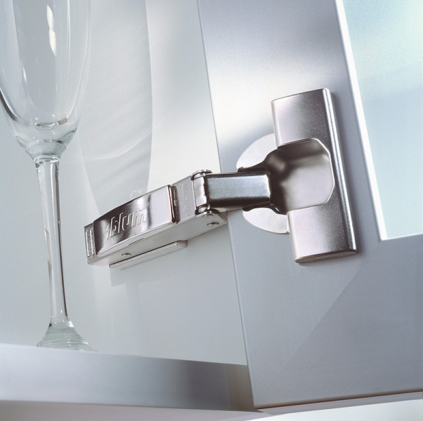 Hưng Thành phân phối bản lề Blum chính hãng, đáp ứng nhu cầu nội thất chất lượng cao