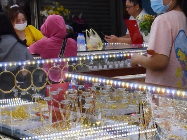 Cập nhật 08:30 sáng 13/02/2026: Giá vàng giảm 1,9–2 triệu đồng, riêng Phú Quý SJC giảm 1,5 triệu chiều mua
