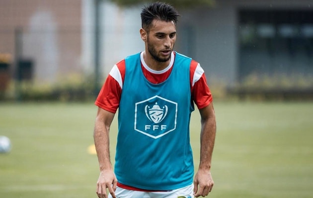 Trung vệ Việt kiều Julien Mouillon cao 1m85 cân nhắc rời Pháp về V-League