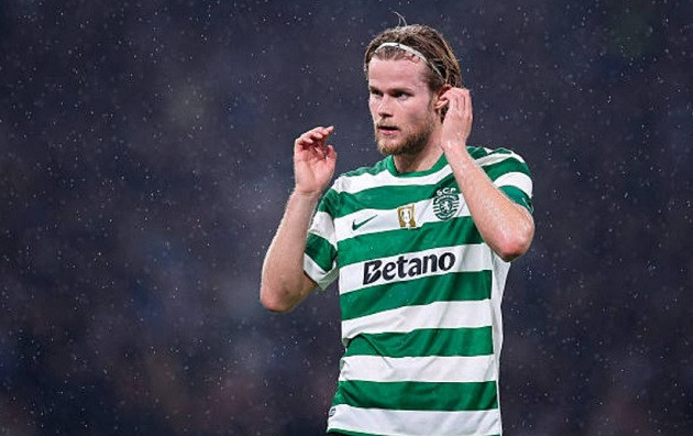Manchester United chạy đua giành Morten Hjulmand trước áp lực từ Man City