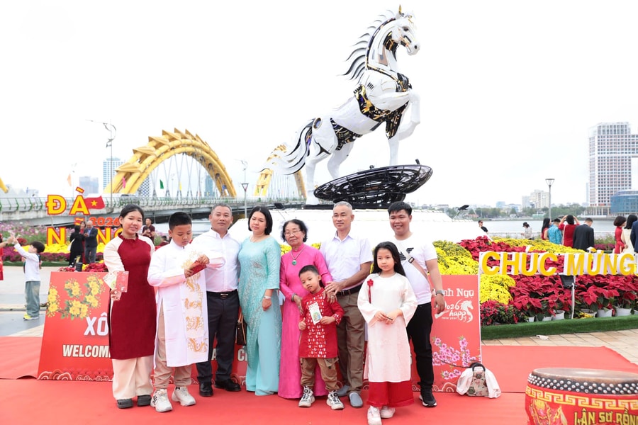 Đà Nẵng tiếp tục trưng bày các linh vật Ngựa sau Tết Nguyên đán