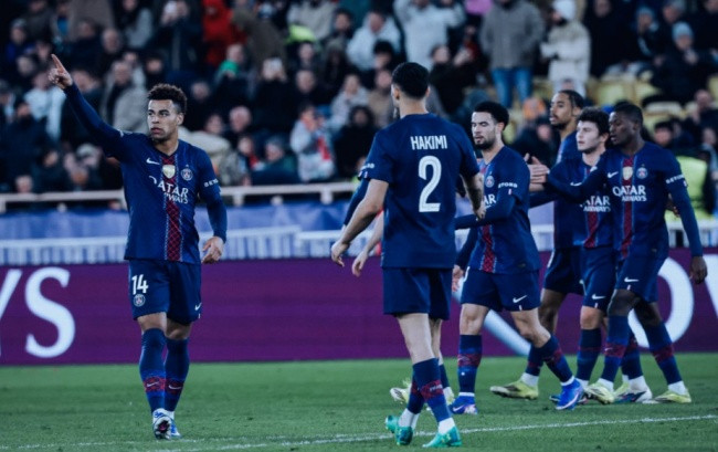 PSG ngược dòng hạ Monaco 3-2: Desire Doue tỏa sáng rực rỡ sau bước ngoặt thẻ đỏ