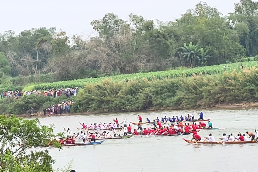 Sôi nổi Giải đua thuyền truyền thống trên sông Yên