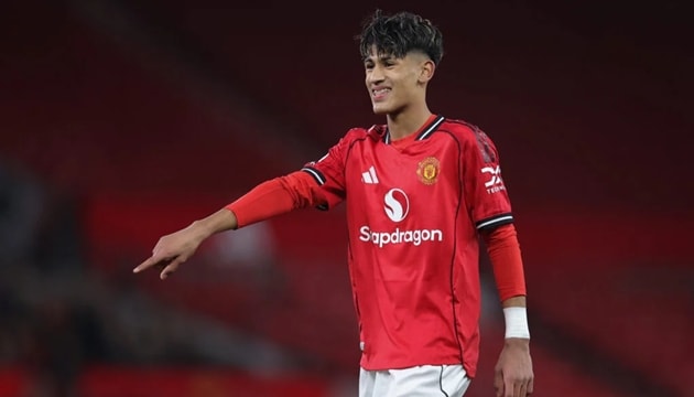 JJ Gabriel lập cú đúp siêu phẩm cho U18 Man Utd: Ryan Giggs mới lộ diện tại Carrington