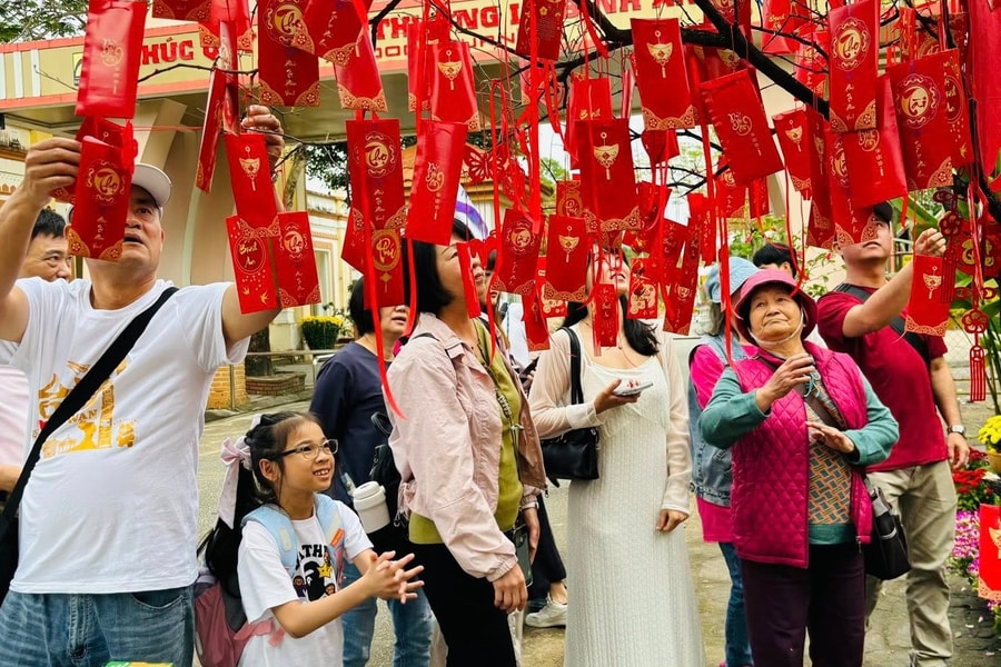 Về miền di sản...