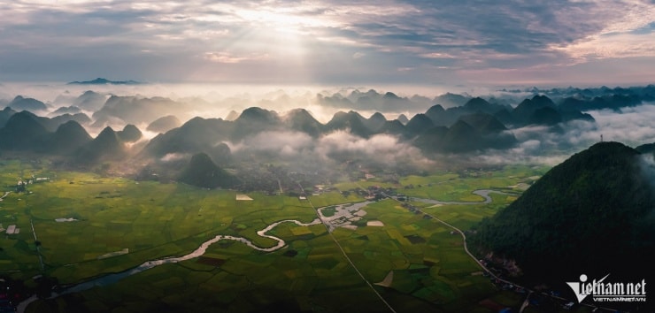 Hành trình chiêm ngưỡng cảnh sắc ba miền Việt Nam rực rỡ từ góc nhìn trên cao