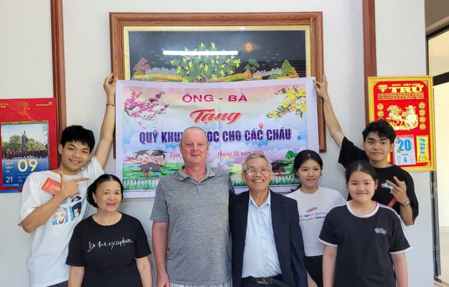 Chàng rể Tây trải nghiệm Tết xứ Quảng