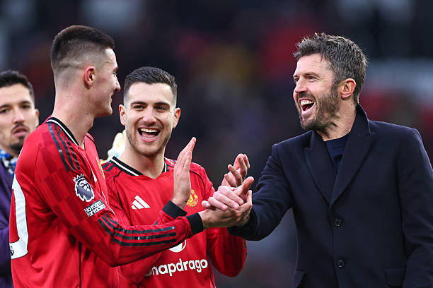 Manchester United hạ Everton: Michael Carrick sửa sai với quân bài tẩy Benjamin Sesko