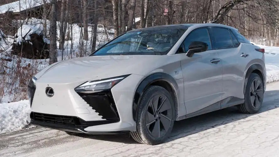 Lexus RZ 550e F Sport 2026: Trải nghiệm hộp số giả lập 8 cấp có thực sự ấn tượng?