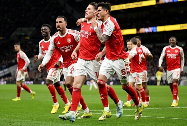 Arsenal nới rộng khoảng cách 5 điểm với Man City sau trận derby Bắc London