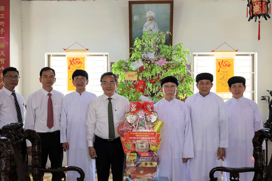 Ủy ban MTTQ Việt Nam thành phố chúc mừng các tổ chức đạo Cao Đài