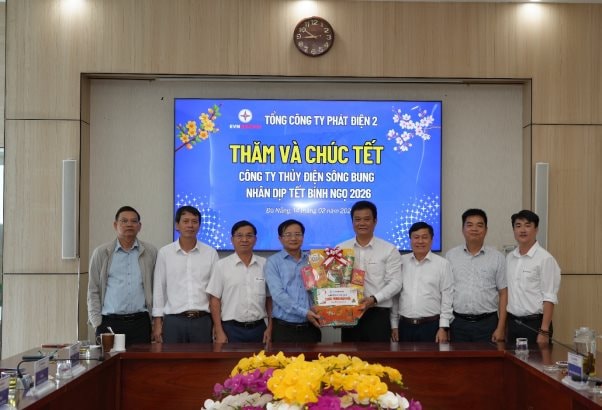 Lãnh đạo Tổng Công ty Phát điện 2 đến thăm và chúc Tết Công ty Thủy điện Sông Bung