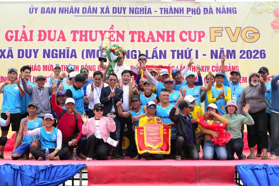 Đội Đông Hải - Cẩm Thanh đoạt cú đúp tại giải đua thuyền truyền thống xã Duy Nghĩa mở rộng
