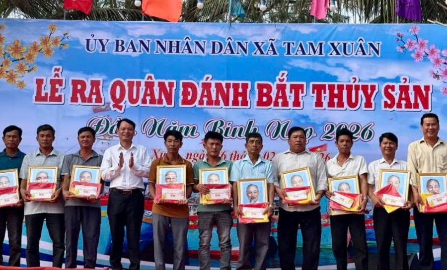 Ngư dân xã Tam Xuân cam kết thực hiện nghiêm IUU