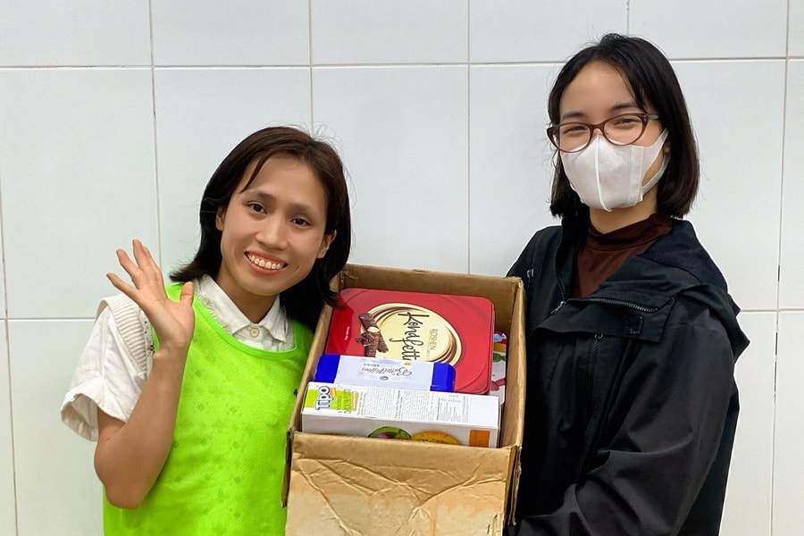 Chia sẻ "ngọt ngào" với trẻ em khó khăn