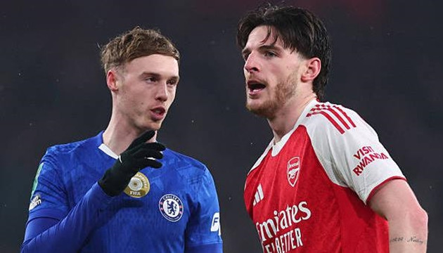 Chelsea chi hơn 1 tỷ euro vẫn không thể thoát khỏi cái bóng của Arsenal