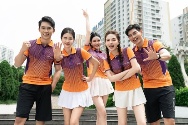 Áo team building và xu hướng xây dựng văn hóa doanh nghiệp