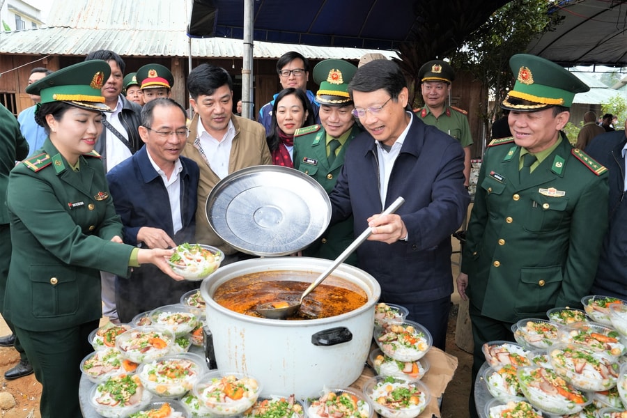 Vững vàng nơi “phên dậu” Tổ quốc