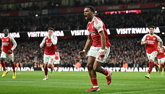 Jurrien Timber tỏa sáng giúp Arsenal đánh bại Chelsea 2-1 tại vòng 28 Ngoại hạng Anh