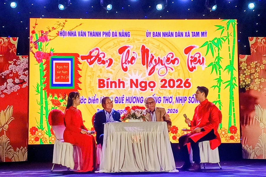 Đêm thơ Nguyên tiêu “Trước biển lớn: Quê hương - Tiếng thơ, nhịp sống”