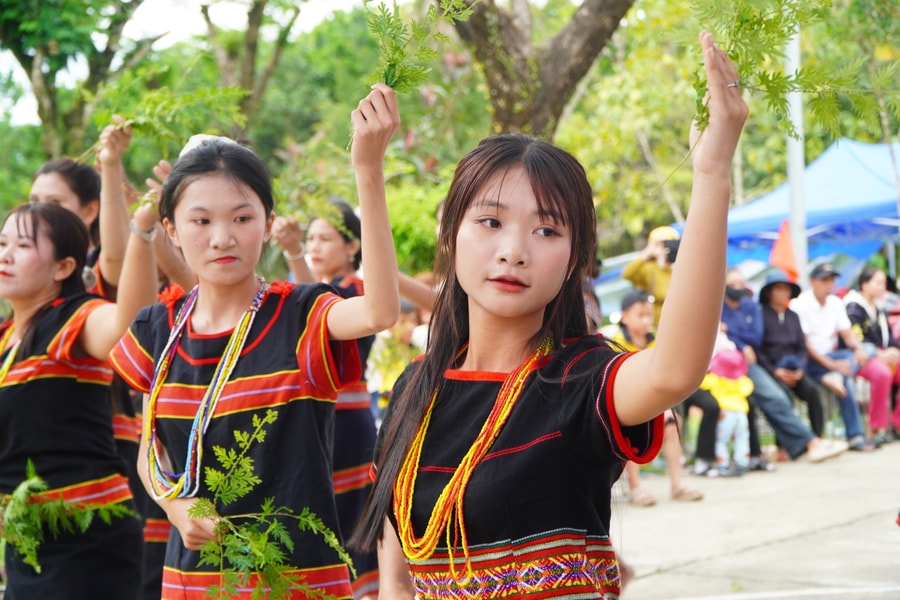 Rộn ràng ngày hội vùng cao Phước Trà