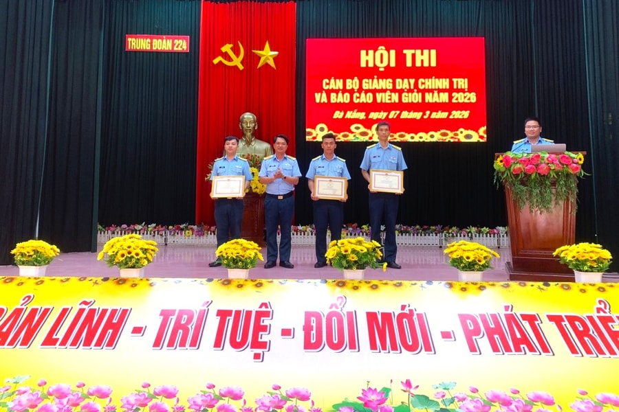 Nâng cao chất lượng công tác giáo dục chính trị, tuyên truyền tại Trung đoàn 224
