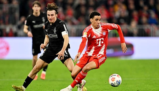 Jamal Musiala rực sáng ngày trở lại, Bayern Munich đè bẹp Gladbach 4-1