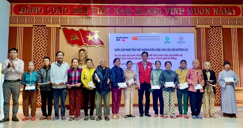 Hơn 1,3 tỷ đồng hỗ trợ người dân xã Duy Xuyên và Đại Lộc bị ảnh hưởng thiên tai