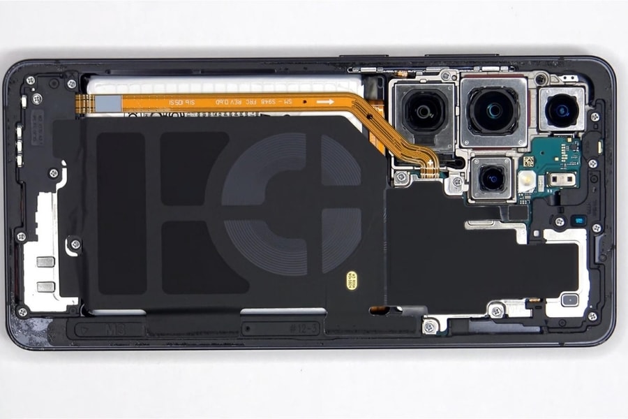 Galaxy S26 Ultra gây bất ngờ với thiết kế nội thất tối ưu tản nhiệt và pin dễ tháo rời