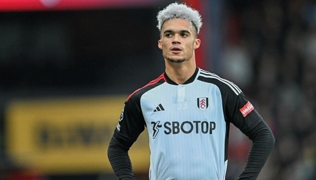 Antonee Robinson ưu tiên Liverpool, MU nhắm Bradley Barcola trong kỳ chuyển nhượng hè