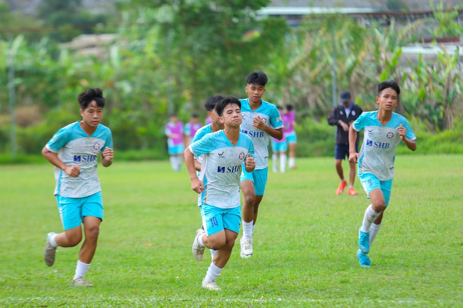 Hai đội bóng Đà Nẵng quyết giữ ưu thế tại giải U15 toàn quốc