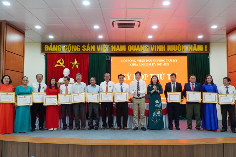 HĐND phường Tam Kỳ thông qua 25 nghị quyết trên các lĩnh vực