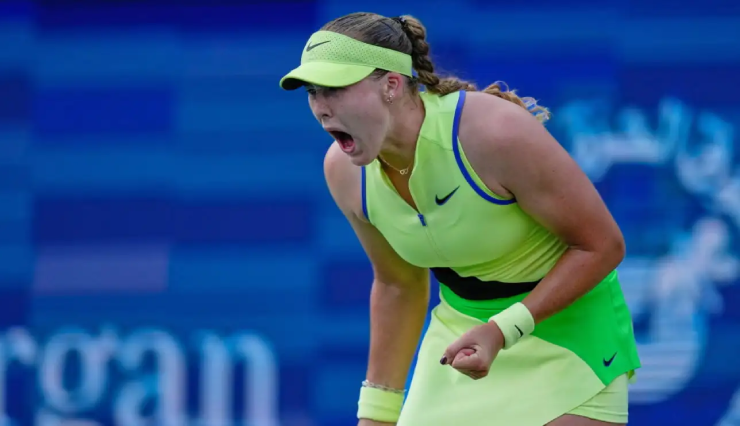 Mirra Andreeva đập nát vợt và bật khóc sau thất bại sốc tại Indian Wells