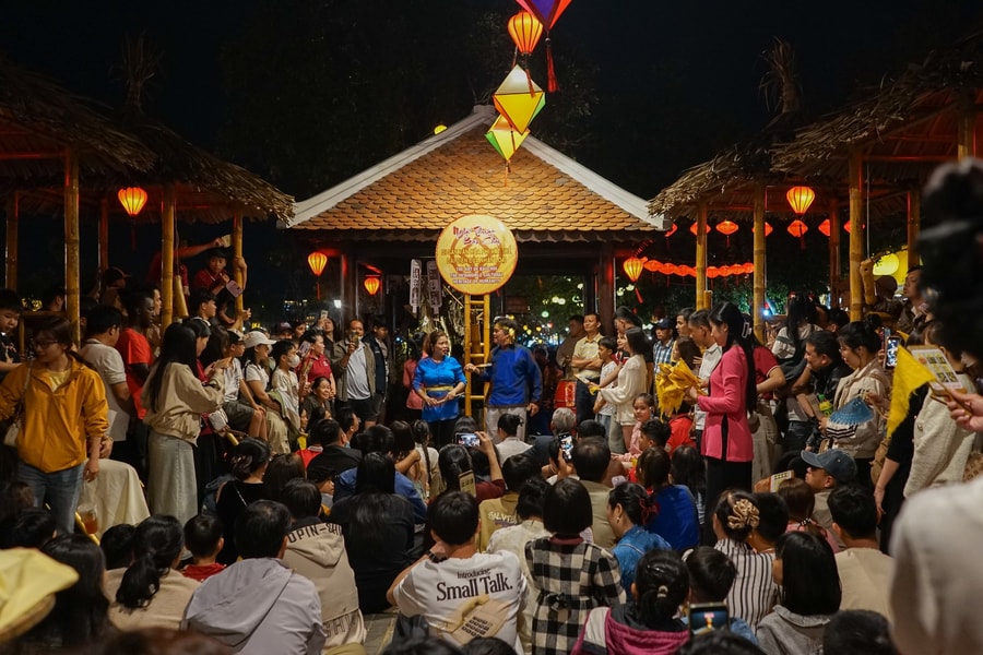 Bảo tồn thích ứng di sản bài chòi từ tham chiếu quốc tế