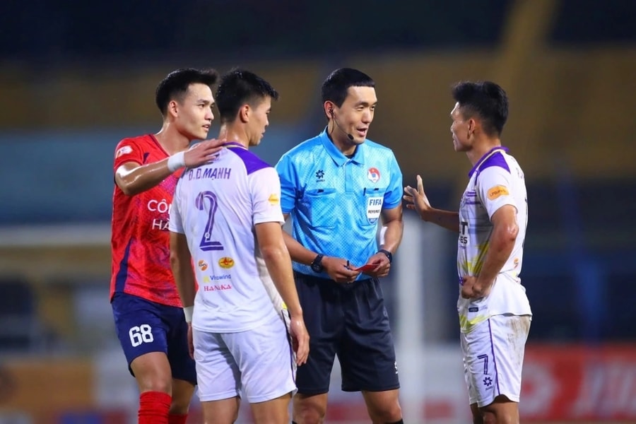 Trọng tài K League điều hành trận đại chiến giữa Ninh Bình và CAHN