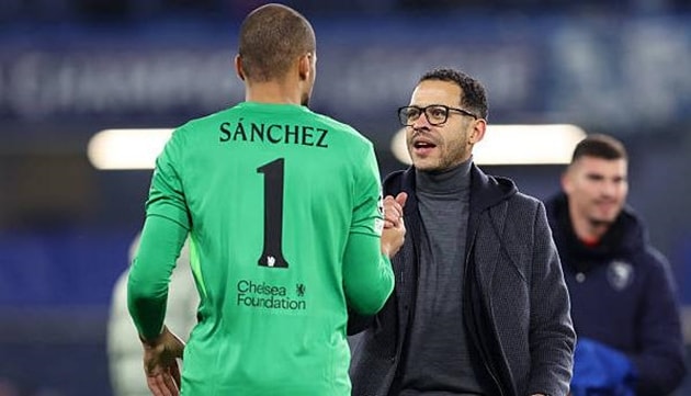 Liam Rosenior và bài toán Robert Sanchez: Quyết định sống còn để giữ ghế tại Chelsea