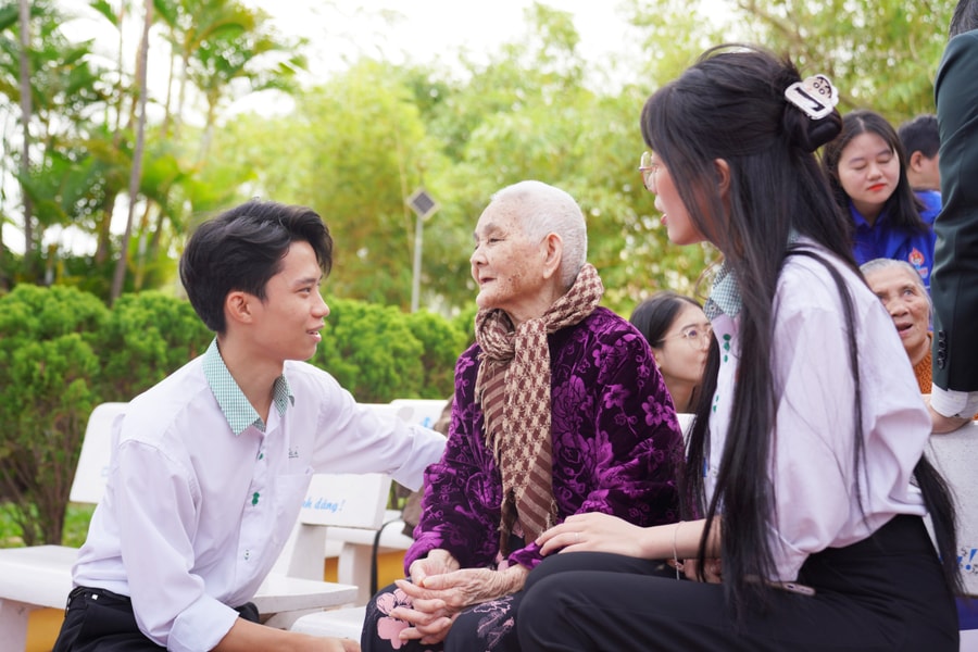 Tình yêu và trách nhiệm về chủ quyền biển đảo