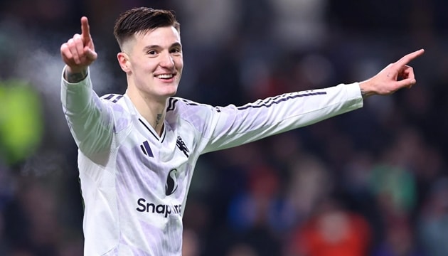 Benjamin Sesko rực sáng giúp MU hạ Aston Villa: Nước cờ chuyển nhượng điểm 10 của Quỷ đỏ
