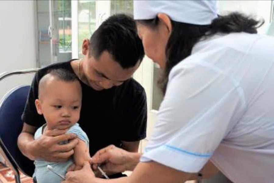 Thực hiện chuyển giao các trạm y tế cho UBND cấp xã quản lý