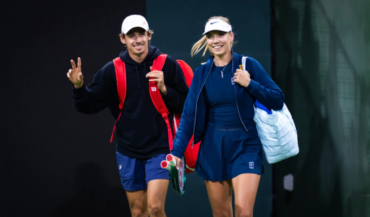 Alex De Minaur và Katie Boulter gây sốt với màn đua xe cùng hình phạt giặt đồ tại Miami Open
