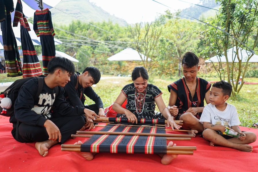 Quảng bá văn hóa Cơ Tu qua trải nghiệm cộng đồng