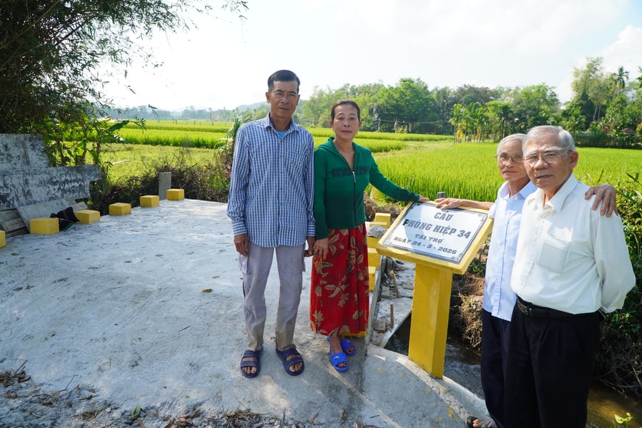 Lặng lẽ góp hương cho đời