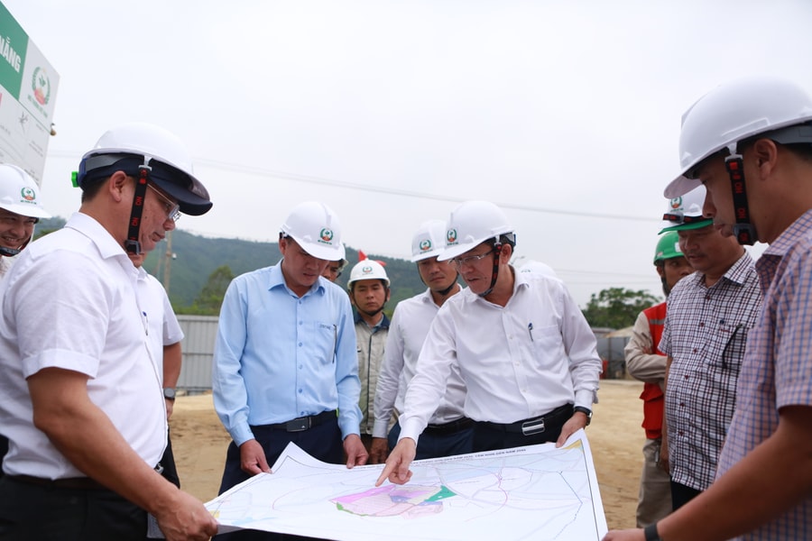 Lãnh đạo thành phố Đà Nẵng kiểm tra thực tế các dự án xử lý chất thải rắn sinh hoạt