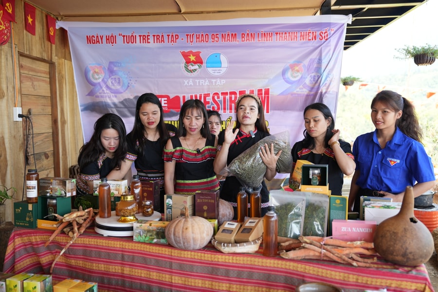 Phiên chợ đặc biệt