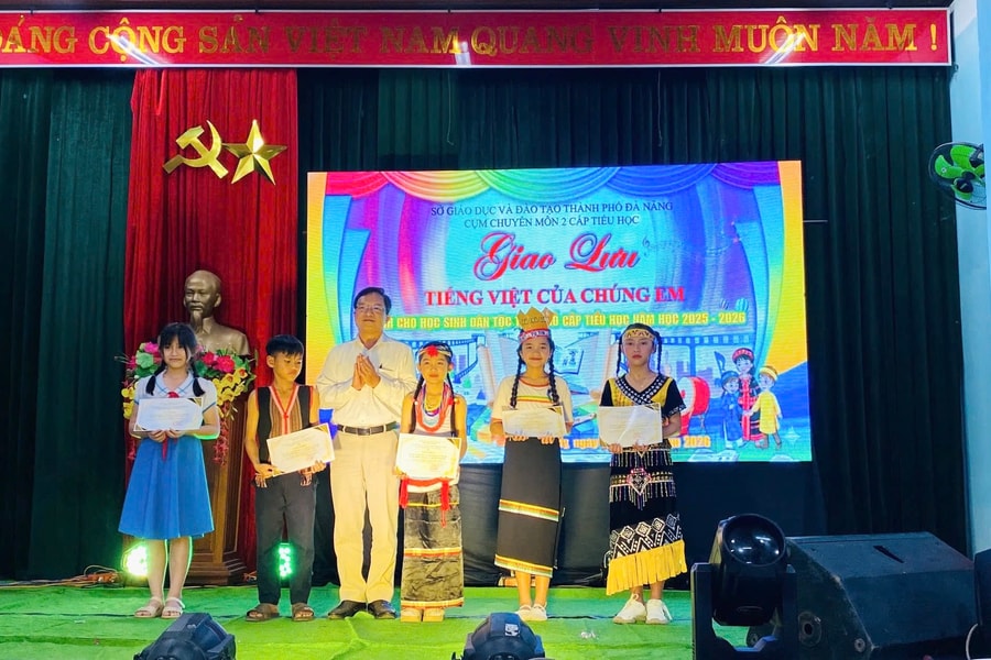 Bồi đắp tình yêu tiếng Việt cho học sinh đồng bào dân tộc thiểu số