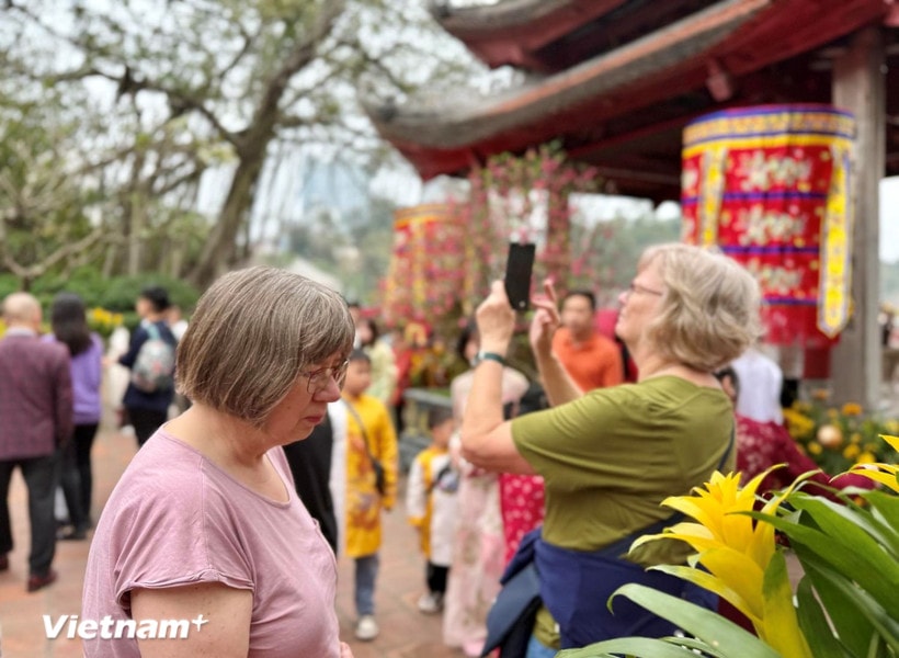 Vietnam through the lens of British media: Beauty meets hospitality