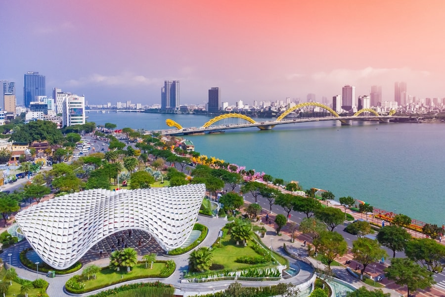 Một ngày mở ra một thời