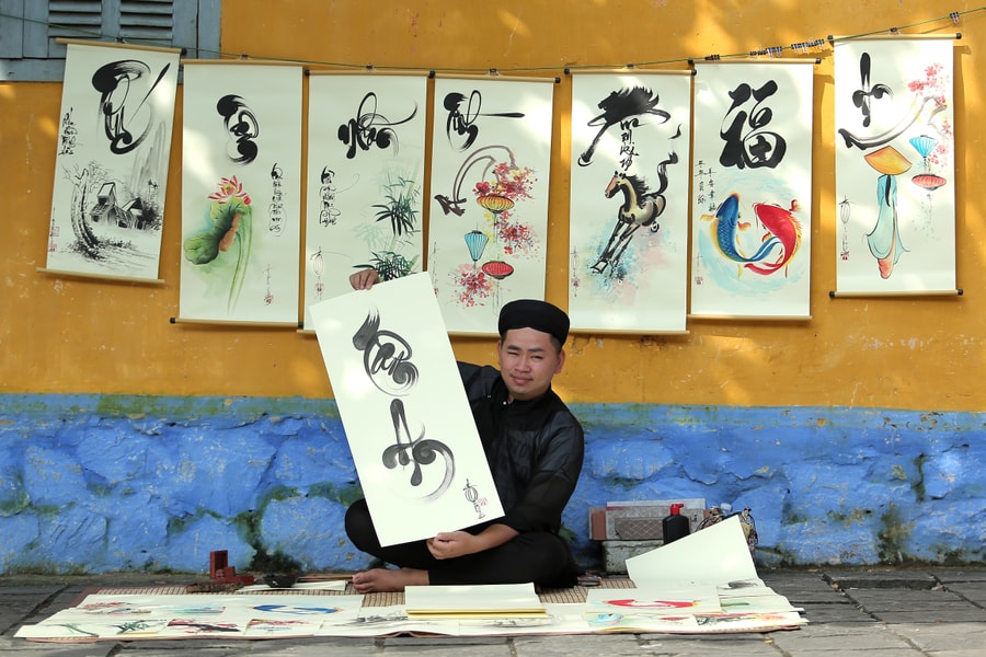 Người giữ hồn thư họa phố cổ