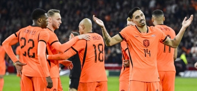 Hà Lan ngược dòng thắng Na Uy 2-1: Van Dijk tỏa sáng và đêm tri ân Johan Cruyff