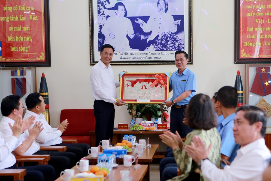 Đoàn đại biểu cấp cao Đà Nẵng thăm, chúc Tết Công ty TNHH MTV Hữu nghị Nam Lào